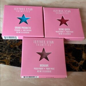 Jeffree Star Eyeshadow Trio — blue, red pink